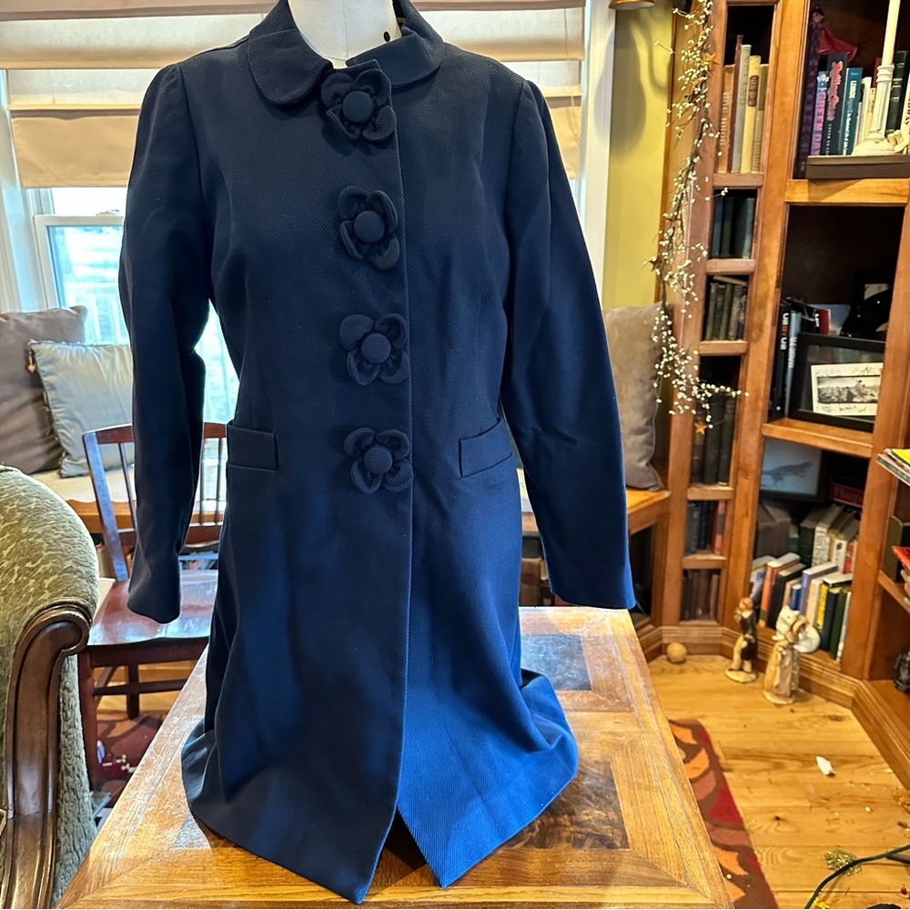 ADORABLE BODEN BLUE COAT WITH FLOWER BUTTONS! SIZE 10P